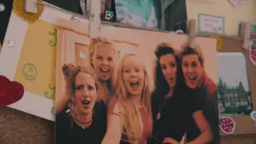 Backdrop к сериалу "Derry Girls" #1428060