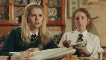 Backdrop к сериалу "Derry Girls" #1428079