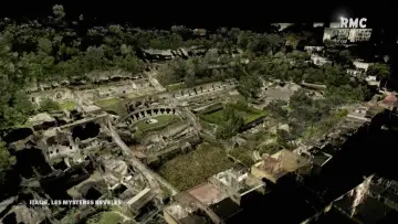 Backdrop for the TV series "Italy