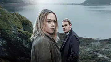 Backdrop for the TV series "Hidden" #1543554