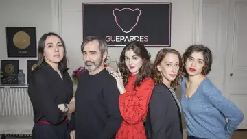 Backdrop for the TV series "Guépardes" #1790446