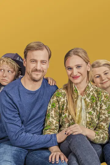 Poster for the TV series "Bonus Family" #1597146
