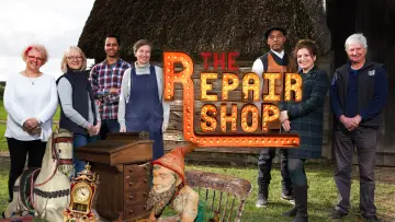 Backdrop for the TV series "The Repair Shop" #1357379
