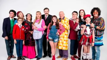 Backdrop for the TV series "Una familia de diez" #1437401