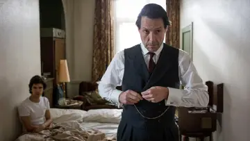 Backdrop for the TV series "A Very English Scandal" #1873845