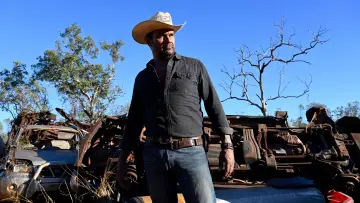 Backdrop for the TV series "Mystery Road" #1864517