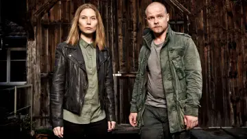 Backdrop к сериалу "Murder by the Lake" #1495716