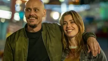 Backdrop к сериалу "Mr Inbetween" #1387432