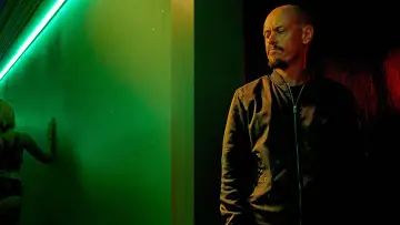 Backdrop к сериалу "Mr Inbetween" #1387438
