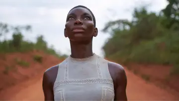 Backdrop for the TV series "Black Earth Rising" #1853577