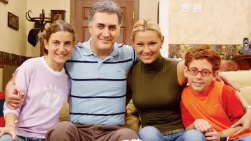 Backdrop for the TV series "Çocuklar Duymasın" #1335654