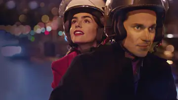 Backdrop к сериалу "Emily in Paris" #1332649