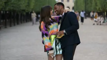 Backdrop к сериалу "Emily in Paris" #1332690