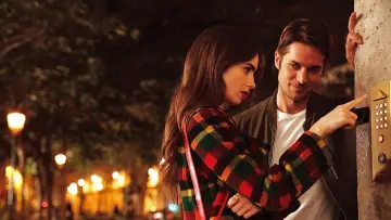 Backdrop к сериалу "Emily in Paris" #1332693