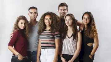Backdrop к сериалу "The First Years" #1342699