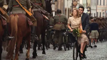 Backdrop for the TV series "World on Fire" #1892115