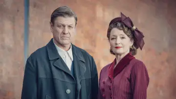 Backdrop for the TV series "World on Fire" #1892118