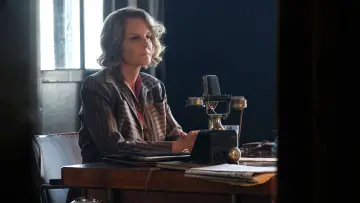 Backdrop for the TV series "World on Fire" #1892120