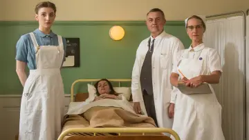Backdrop for the TV series "The New Nurses" #1536689