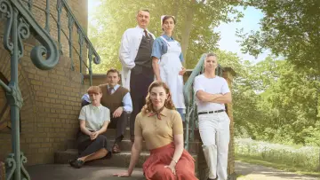 Backdrop for the TV series "The New Nurses" #1536690