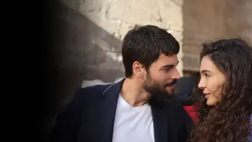 Backdrop к сериалу "Hercai" #1377770