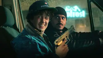 Backdrop for the TV series "How to Sell Drugs Online (Fast)" #1459382