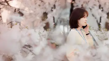 Backdrop for the TV series "One Spring Night" #1805198