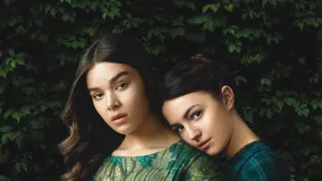 Backdrop к сериалу "Dickinson" #1390805