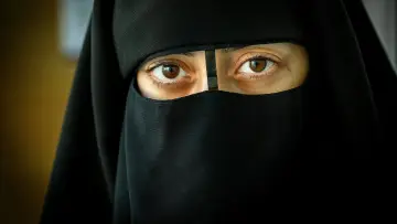Backdrop for the TV series "Caliphate" #1758887