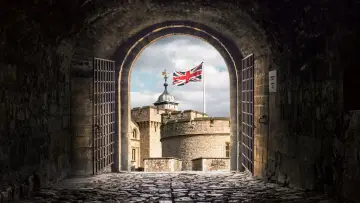 Backdrop for the TV series "Inside the Tower of London" #1700821