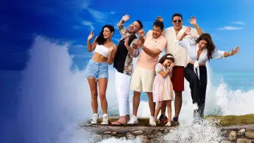 Backdrop for the TV series "De viaje con los Derbez" #1463205