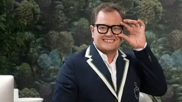 Backdrop for the TV series "Interior Design Masters with Alan Carr" #1607557