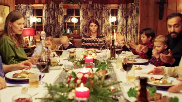 Backdrop к сериалу "Home for Christmas" #1398152