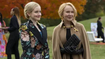 Backdrop к сериалу "Inventing Anna" #1417326
