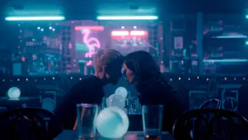 Backdrop к сериалу "Feel Good" #1466491