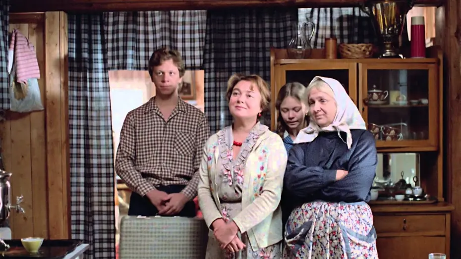Watch film Love and Pigeons | Любовь и голуби - Trailer