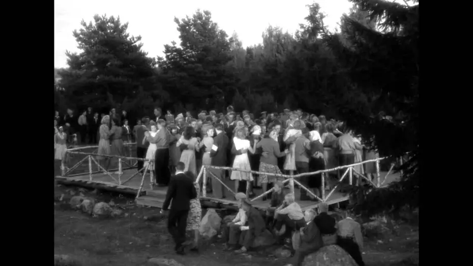 Watch film People in the Summer Night | Trailer: Ihmiset suviy&ouml;ss&auml; / People in the Summer Night (1948)