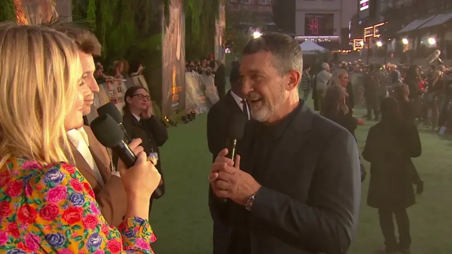 Watch film Paddington in Peru | Antonio Banderas Interview at the World Premiere