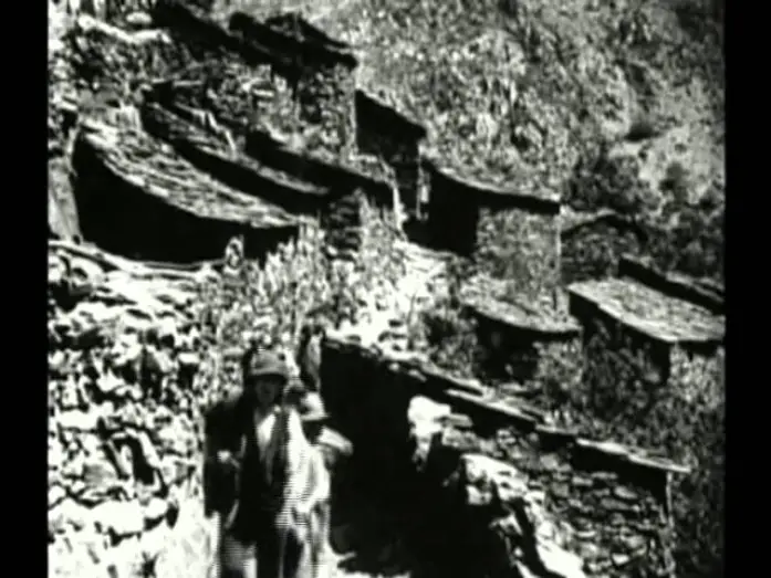 Watch film Land Without Bread | Tierra sin pan
