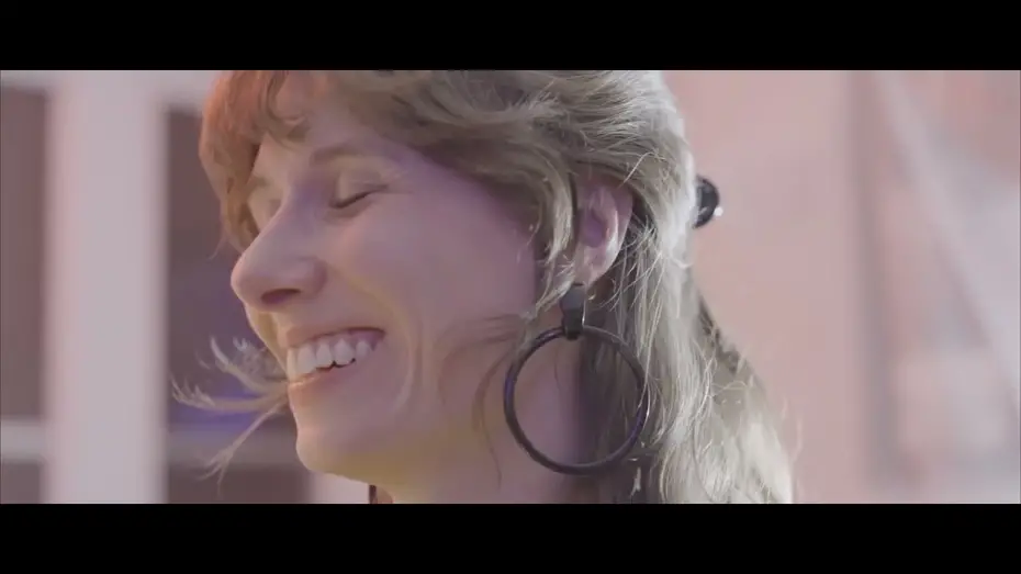 Watch film The Gift | Le cadeau - b&ecirc;tisier