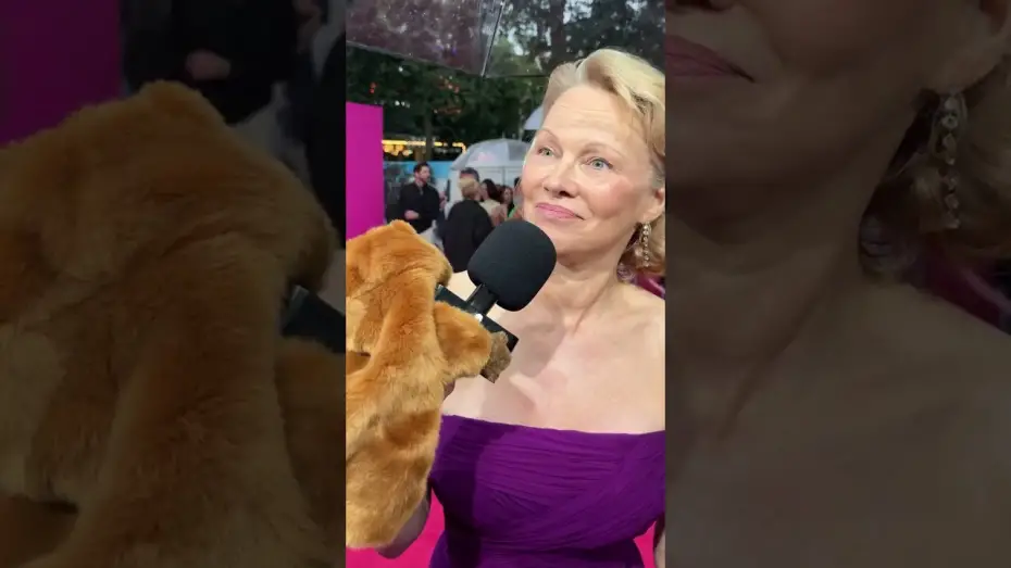 Watch film The Naked Gun | Giggle Giggle