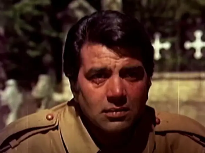 Watch film Dost | Gaadi Bula Rahi Hai Seeti Baja Rahi Hai -  DOST