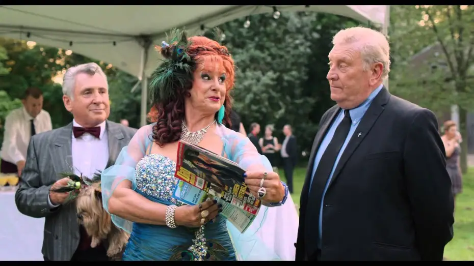 Watch film F.C. De Kampioenen: Kampioen zijn blijft plezant | Offici&euml;le Trailer FC De Kampioenen De Film (Kampioen zijn blijft plezant)