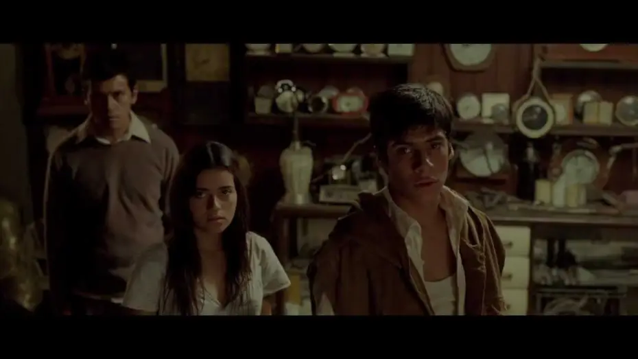 Watch film We Are What We Are | Somos lo que hay / Trailer