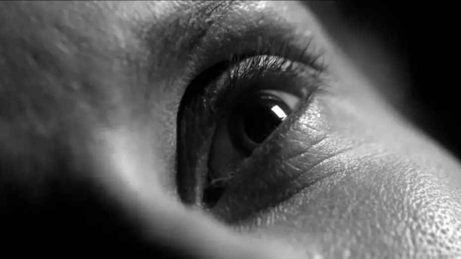 Watch film White Coffin | ATA&Uacute;D BLANCO: EL JUEGO DIAB&Oacute;LICO / TRAILER (WHITE COFFIN)