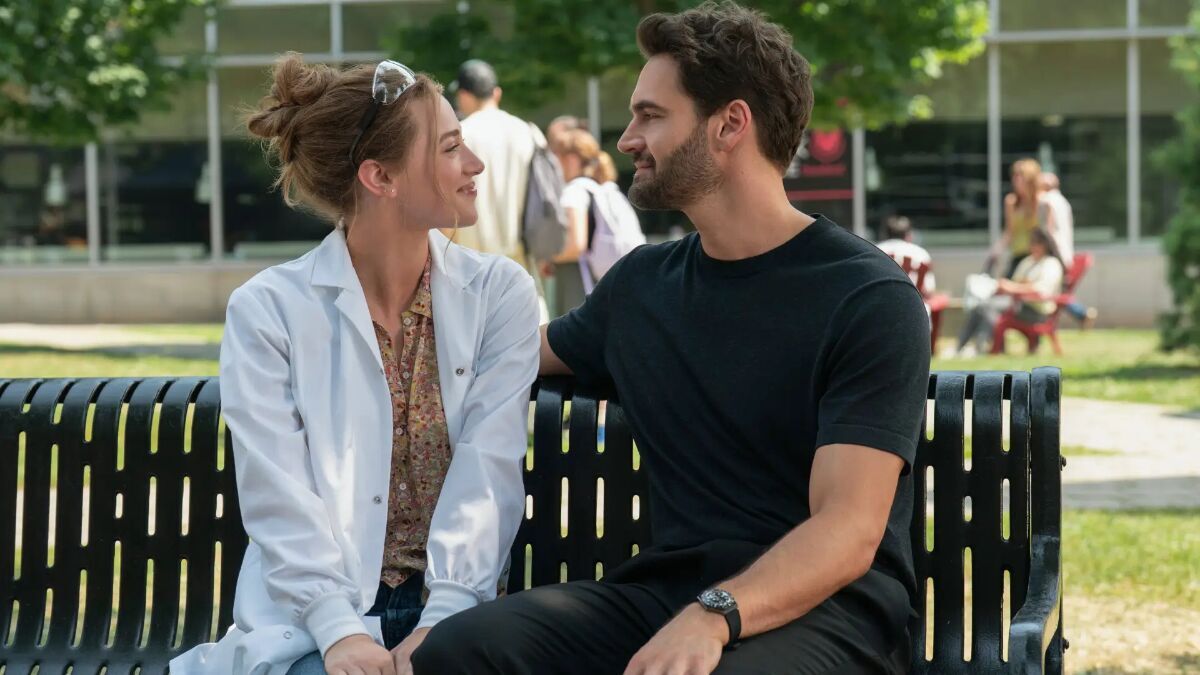 Lili Reinhart and Tom Bateman Star in The Love Hypothesis