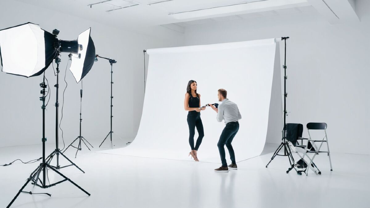 What to expect during a model's first studio photo shoot