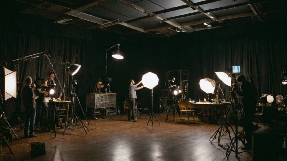 Differences between acting in a studio and on location