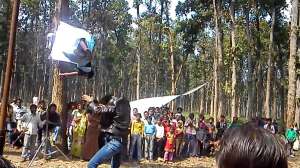 casting for extras or spectators  [look in contacts] 