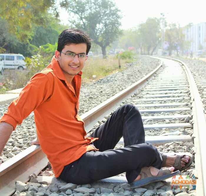 Pratik Mohanhai Desai photo №47307. Uploaded 21 February 2016